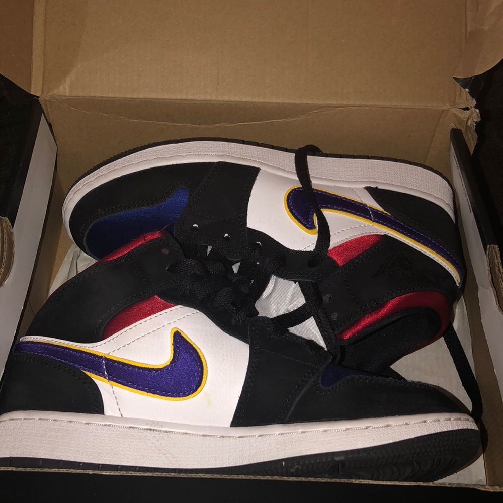 Air Jordan 1 Mid SE (GS)